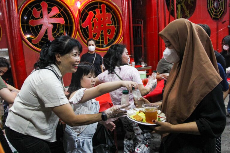 Vihara-Dharma-Bhakti-sediakan-buka-puasa-gratis-070325-Fhs-14-1